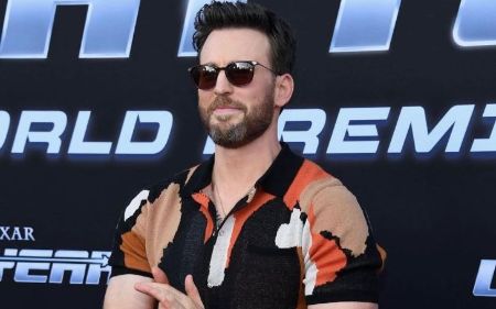 Chris Evans and the actress Jessica Biel dated from 2001 to 2006. 